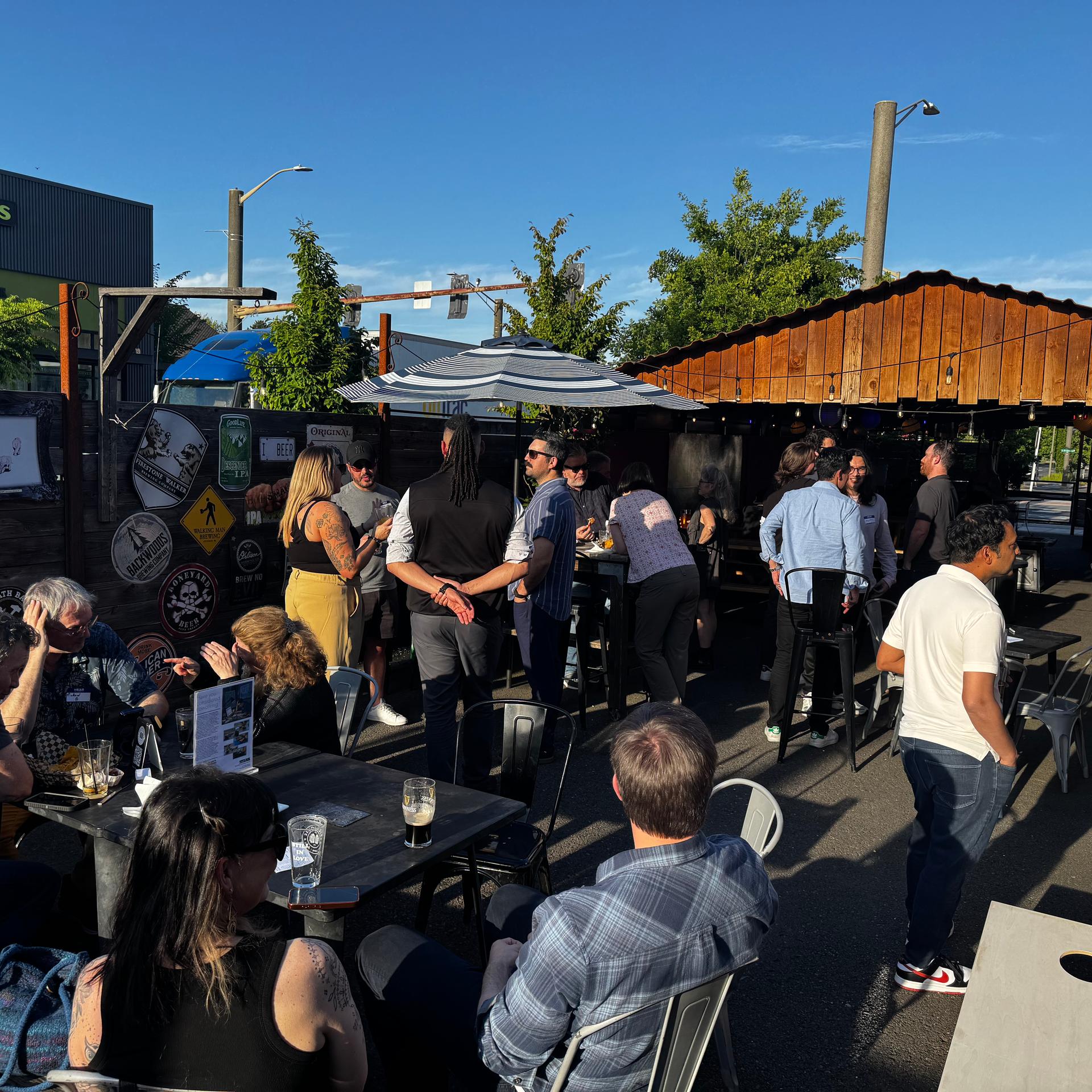 Vantechy Happy Hour